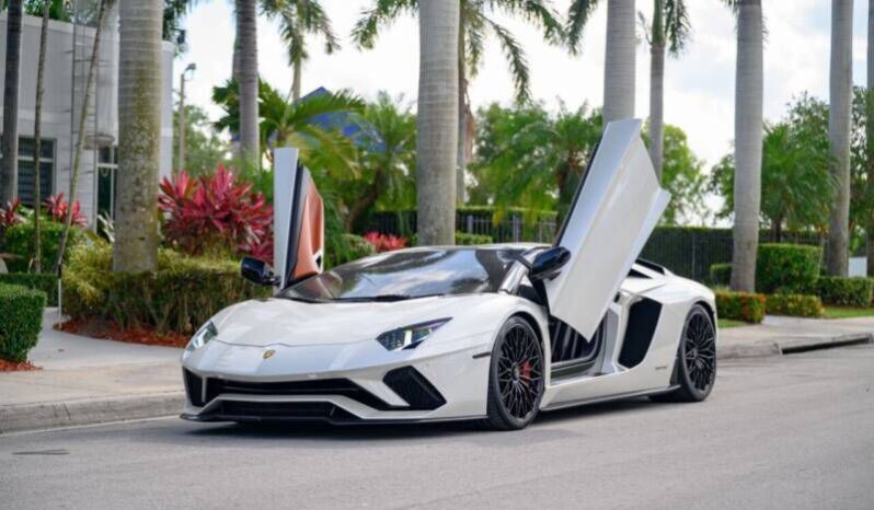 
								Lamborghini Aventador full									