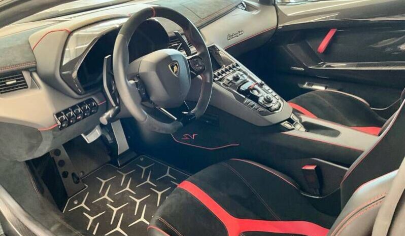 
								Lamborghini Aventador full									