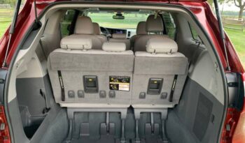 
									Toyota Sienna full								