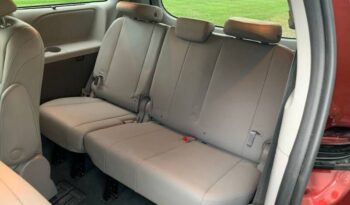 
									Toyota Sienna full								