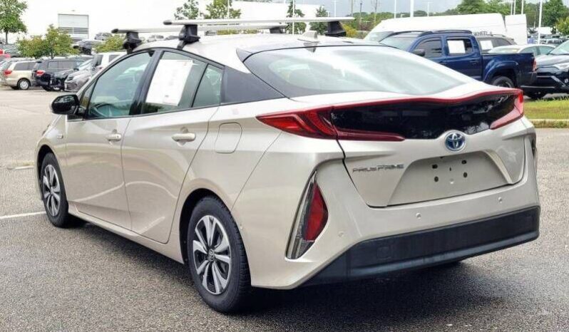 
								Toyota Prius Prime full									