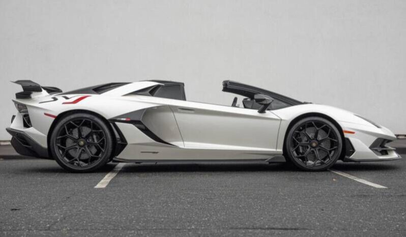 
								Lamborghini Aventador full									