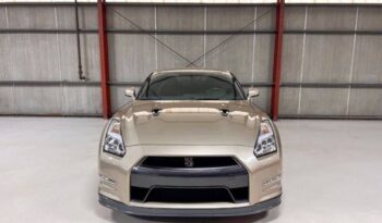 
									Nissan GT-R full								