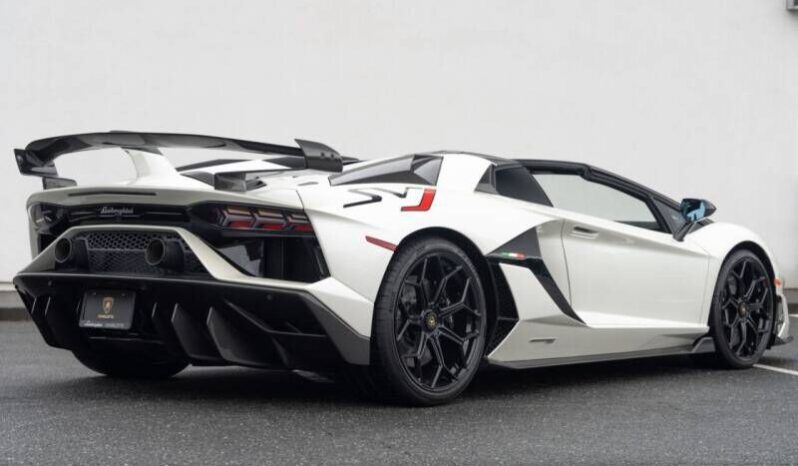 
								Lamborghini Aventador full									