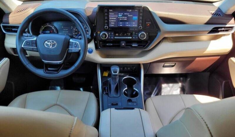 
								Toyota Highlander Hybrid full									