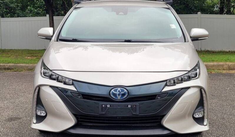 
								Toyota Prius Prime full									