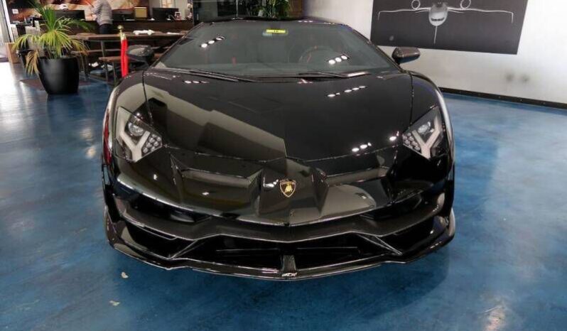 
								Lamborghini Aventador full									