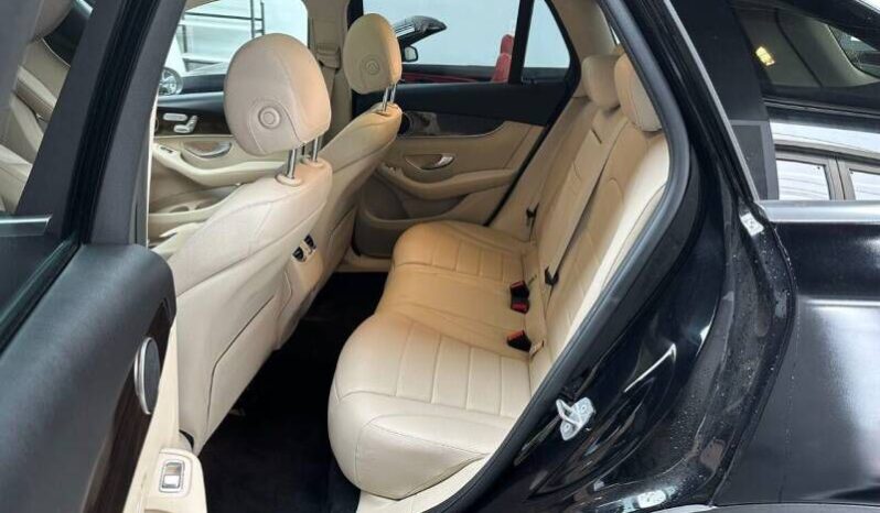 
								Mercedes-Benz GLC full									