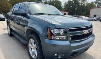 
									Chevrolet Avalanche full								