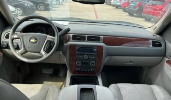 
									Chevrolet Avalanche full								