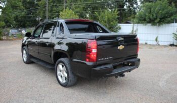 
									Chevrolet Avalanche full								