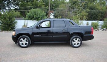 
									Chevrolet Avalanche full								