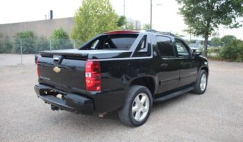 
									Chevrolet Avalanche full								