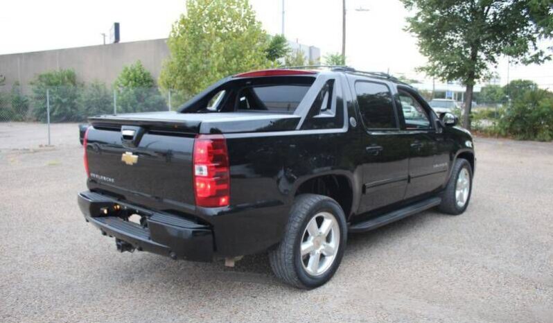 
								Chevrolet Avalanche full									