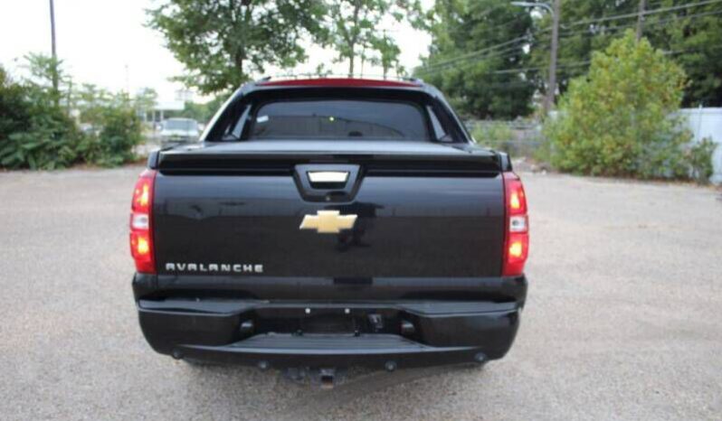 
								Chevrolet Avalanche full									