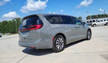 
									Chrysler Pacifica Hybrid full								