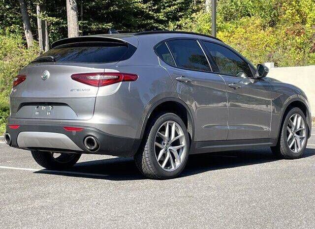 
								Alfa Romeo Stelvio full									