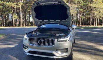 
									Volvo XC90 Recharge full								