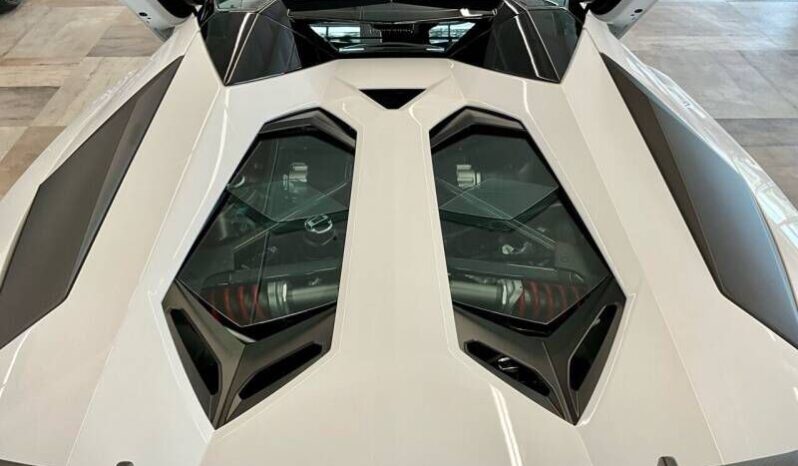 
								Lamborghini Aventador full									