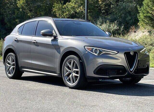 
								Alfa Romeo Stelvio full									