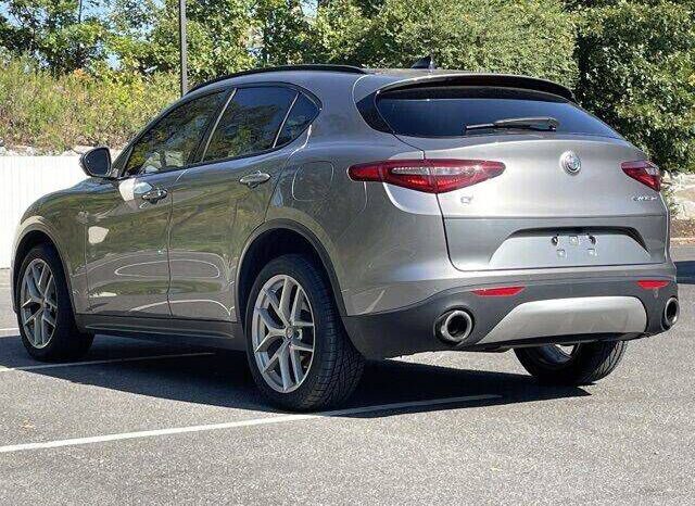 
								Alfa Romeo Stelvio full									