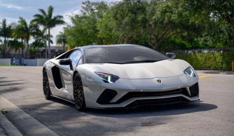 
								Lamborghini Aventador full									