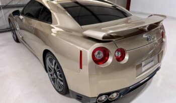 
									Nissan GT-R full								