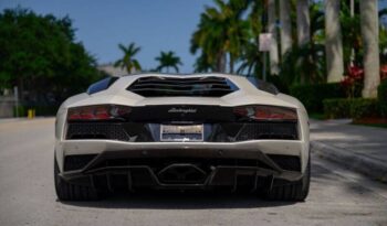 
									Lamborghini Aventador full								