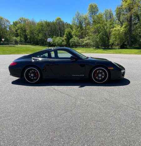 
								Porsche 911 GTS full									