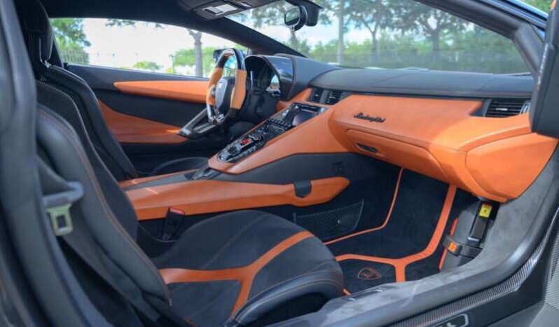 
								Lamborghini Aventador full									