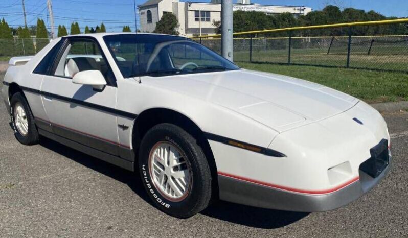 
								Pontiac Fiero full									