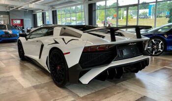 
									Lamborghini Aventador full								