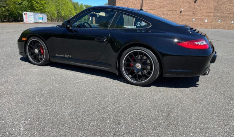 
								Porsche 911 GTS full									