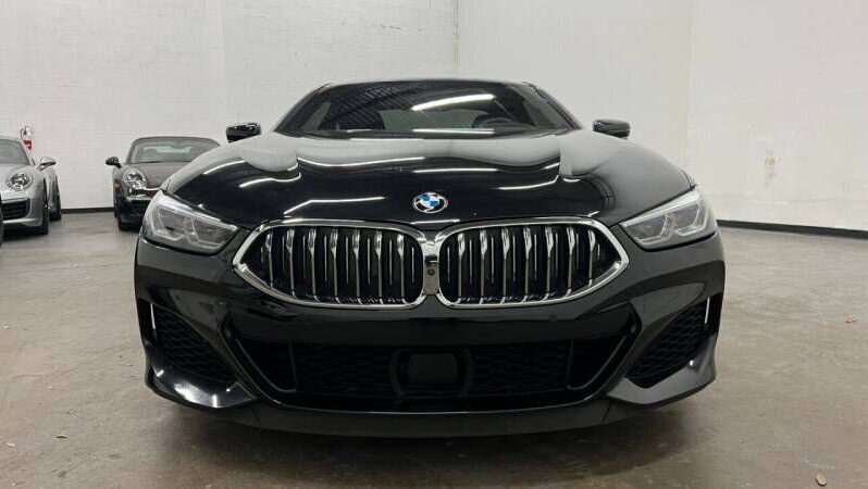 
								BMW 8 Series full									