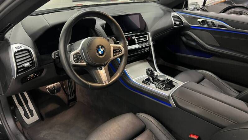 
								BMW 8 Series full									