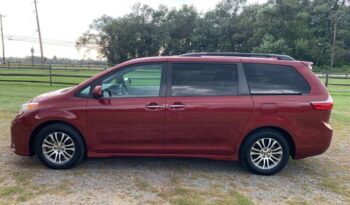 
									Toyota Sienna full								