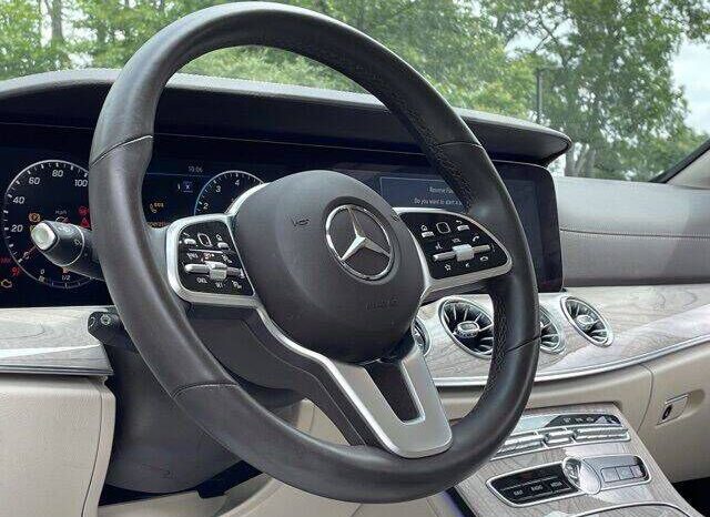 
								Mercedes-Benz E-Class full									