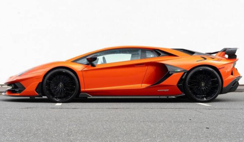 
								Lamborghini Aventador full									