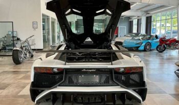 
									Lamborghini Aventador full								