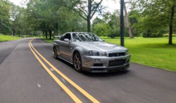 
									Nissan GT-R full								