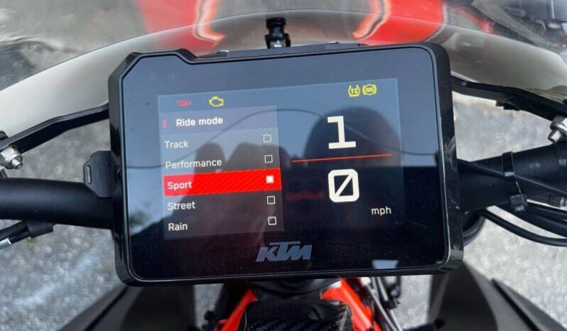 
								2020 KTM 1290 Super Duke R full									