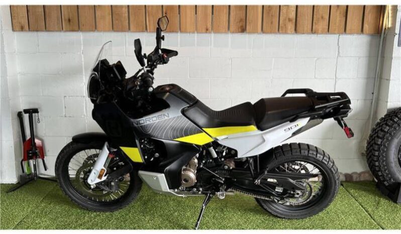 
								2023 Husqvarna Norden 901 full									