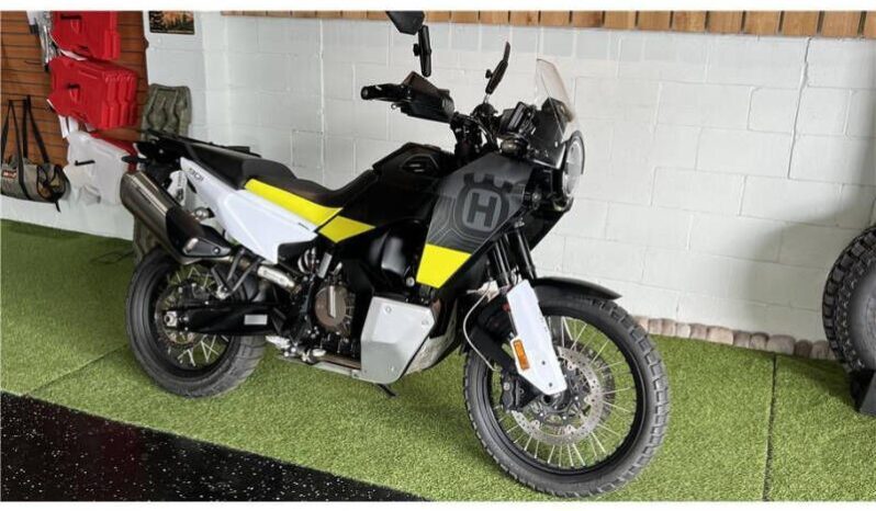 
								2023 Husqvarna Norden 901 full									