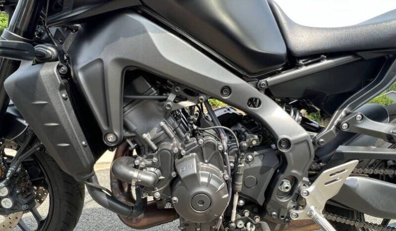 
								2023 Yamaha MT-09 full									