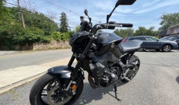 
									2023 Yamaha MT-09 full								