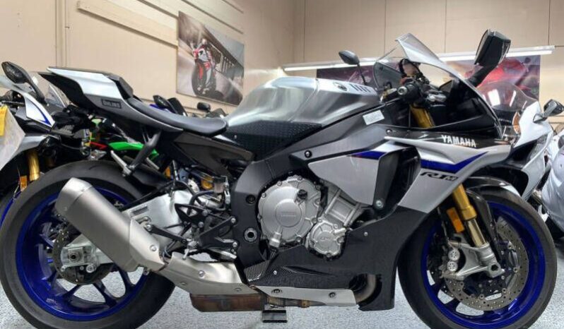 
								2015 Yamaha YZF-R1 full									