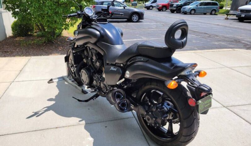 
								2020 Yamaha VMAX full									